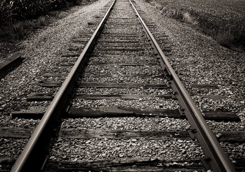 铁路灰阶 · 免费素材图片