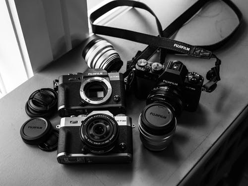 三台fujifilm Dslr相机的灰度摄影 · 免费素材图片