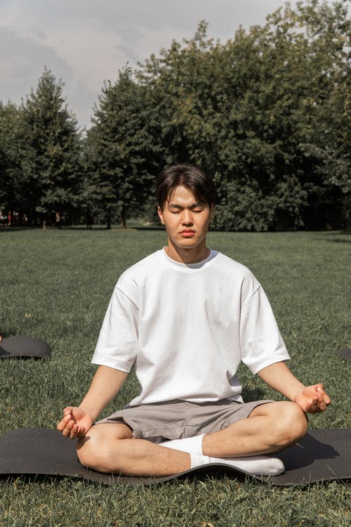 有关padmasana, 人, 休息的免费素材图片