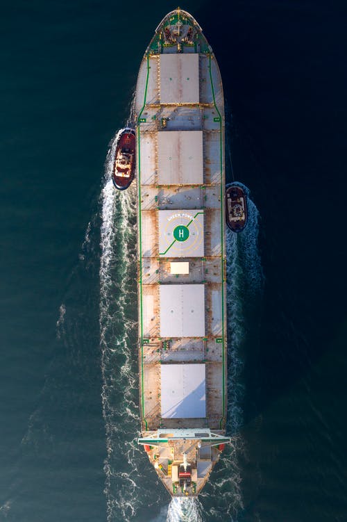 货船和标记船的航拍 · 免费素材图片