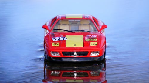 红色跑车 · 免费素材图片