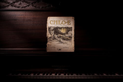 木制钢琴的特写照片 · 免费素材图片