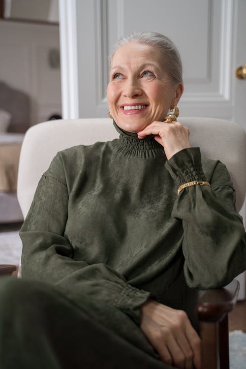 有关下巴下的手, 優雅, 單人沙發的免费素材图片