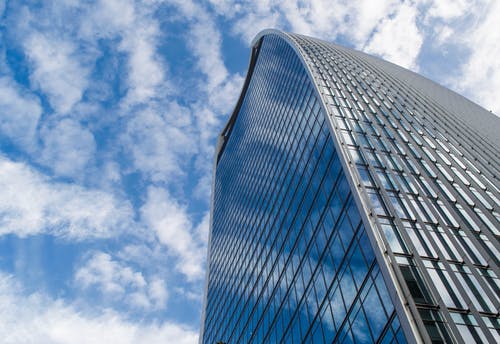 有关不动产, 从下面, 低角度的免费素材图片