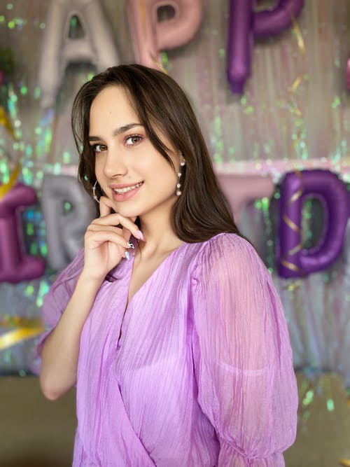 有关垂直拍摄, 女人, 微笑的免费素材图片