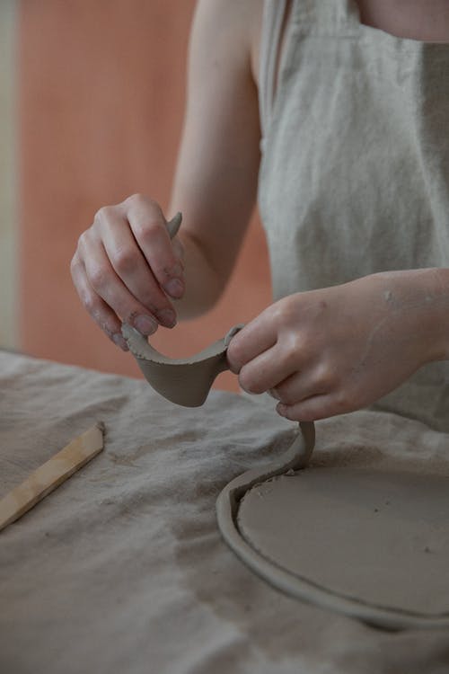 作物工匠制作陶器 · 免费素材图片