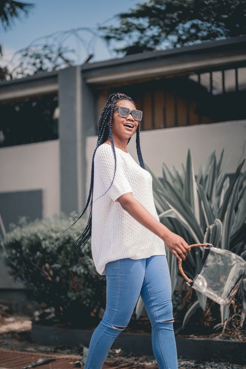 有关垂直拍摄, 墨镜, 快乐的免费素材图片