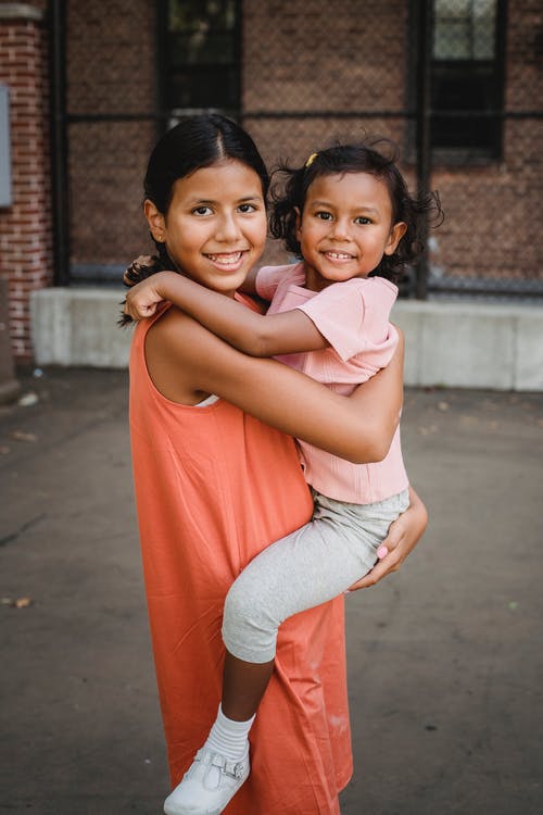 有关儿童, 垂直拍摄, 女人的免费素材图片
