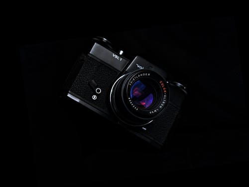 黑色和银色单反相机 · 免费素材图片