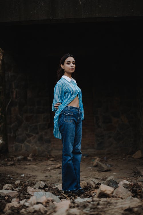 有关咖啡色头发的女人, 垂直拍摄, 女人的免费素材图片