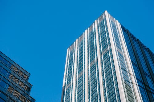 有关不动产, 从下面, 低角度的免费素材图片