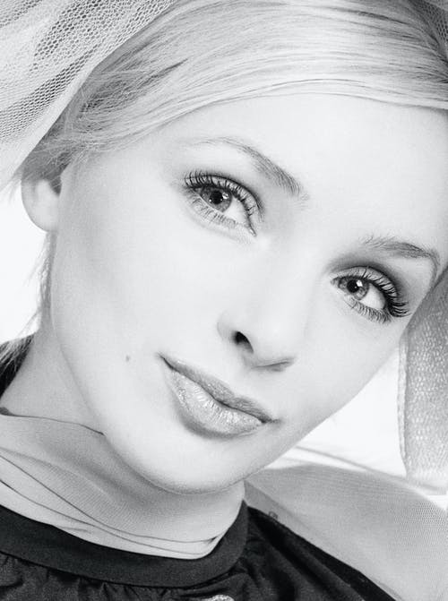 有关优雅, 单色, 垂直拍摄的免费素材图片