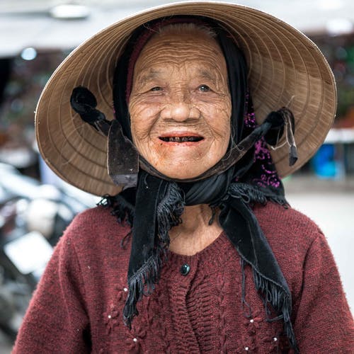 一个老女人的肖像照片 · 免费素材图片