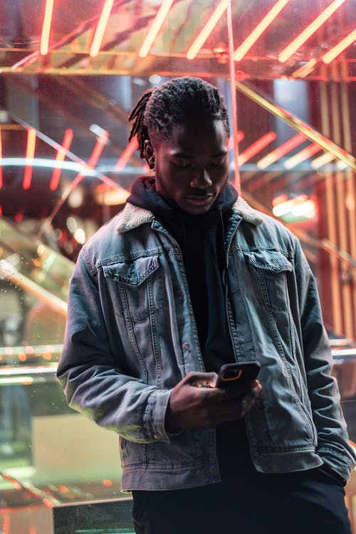 有关上网, 人, 信心的免费素材图片