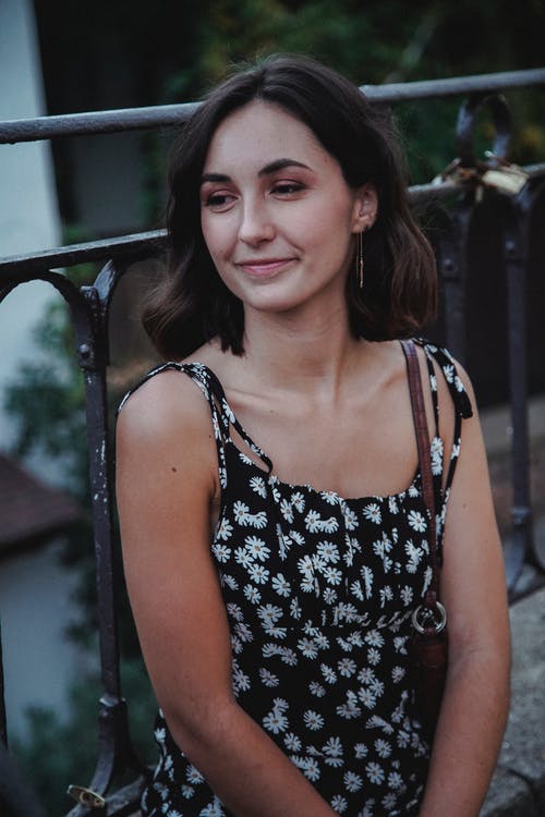 有关咖啡色头发的女人, 女人, 有吸引力的免费素材图片