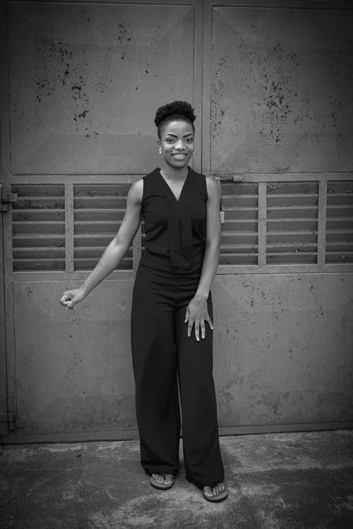 有关垂直拍摄, 女人, 微笑的免费素材图片