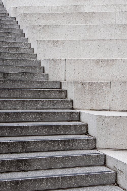 灰色和白色的混凝土楼梯 · 免费素材图片