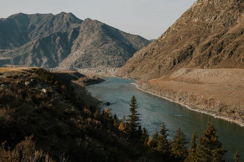 山区河流流 · 免费素材图片
