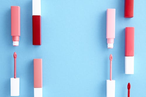 粉色和红色唇膏 · 免费素材图片
