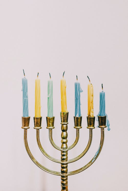 黄色蓝色和绿色蜡烛 · 免费素材图片