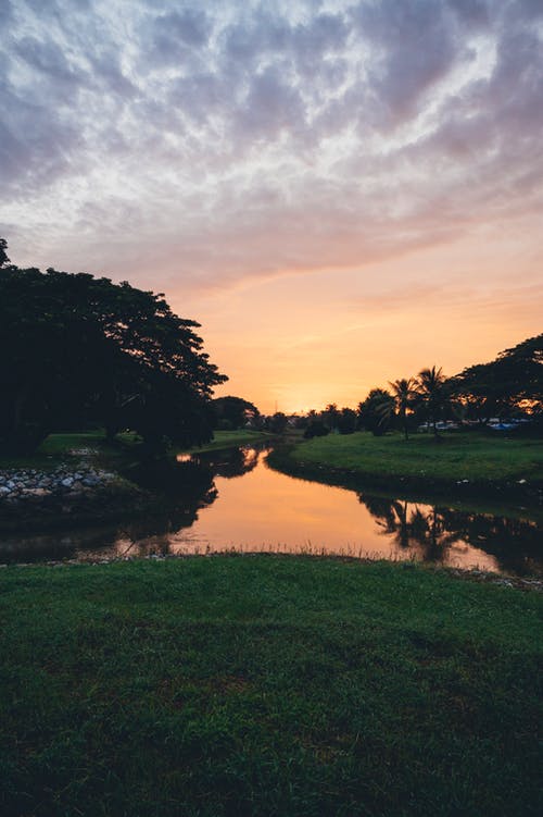有关侧面, 垂直拍摄, 戏剧性的天空的免费素材图片