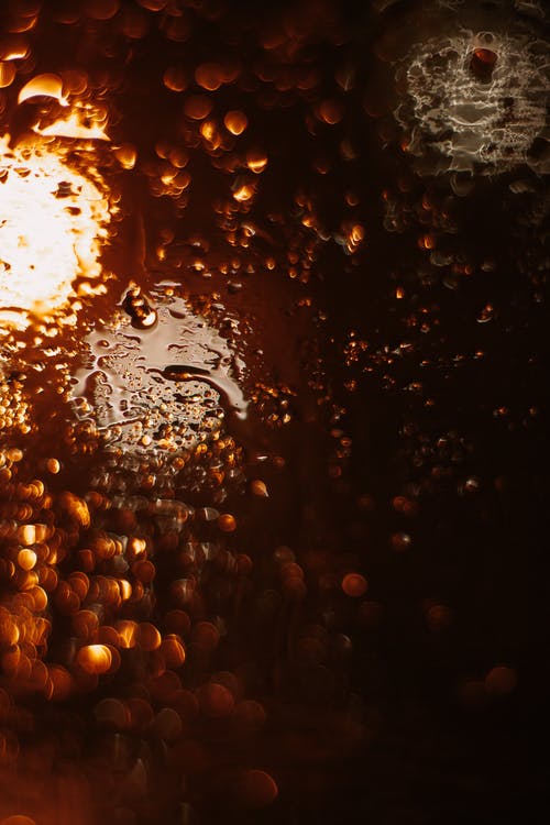 雨滴的微距摄影 · 免费素材图片