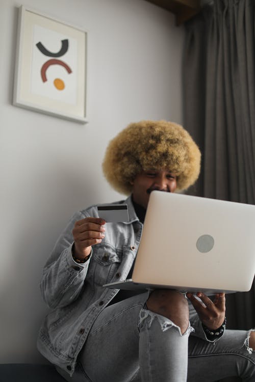 有关互联网, 人, 信用卡的免费素材图片