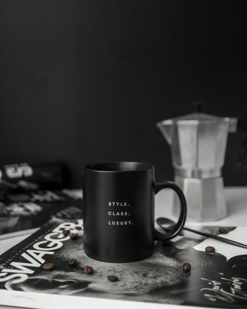 黑色陶瓷杯 · 免费素材图片