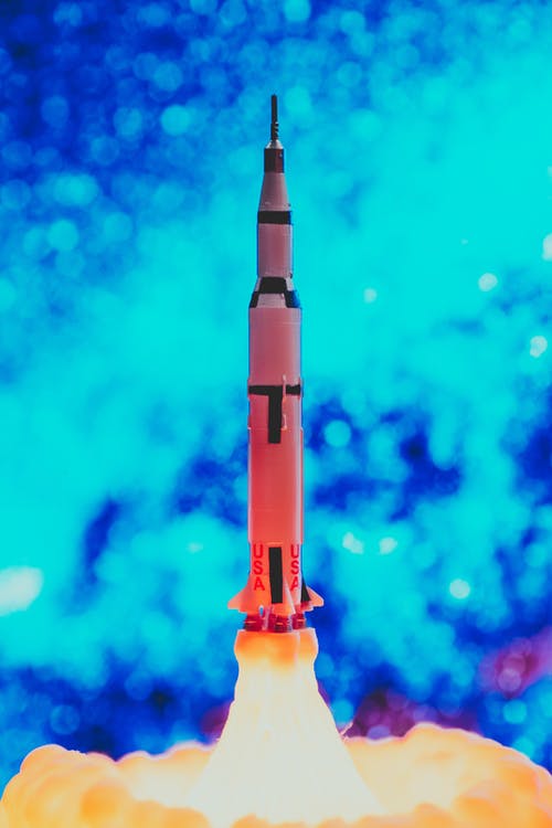 起飞期间火箭 · 免费素材图片
