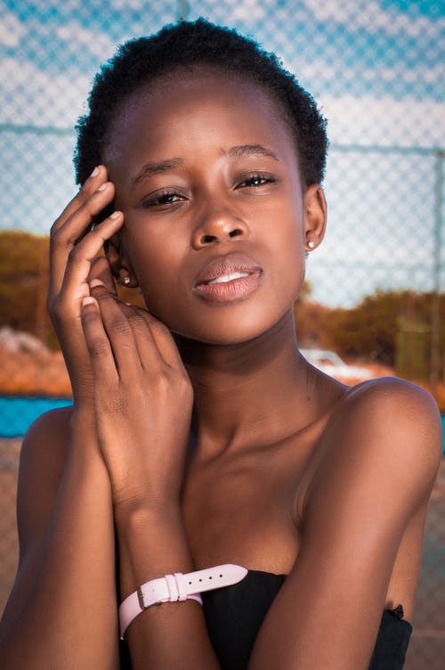 女人摆姿势的照片 · 免费素材图片