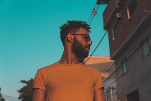 有关人, 圆领t恤, 有胡子的的免费素材图片