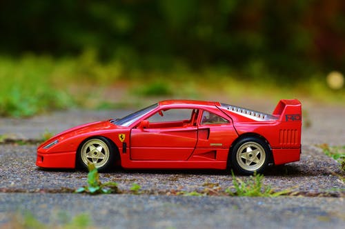红色法拉利f40 Coupe压铸玩具 · 免费素材图片