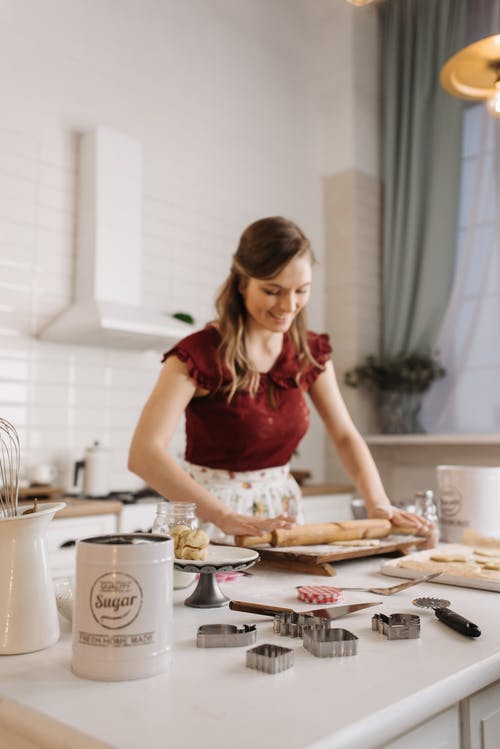 有关垂直拍摄, 女人, 室内的免费素材图片