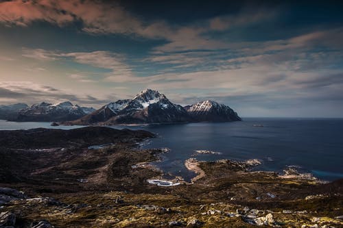 水体山峦 · 免费素材图片