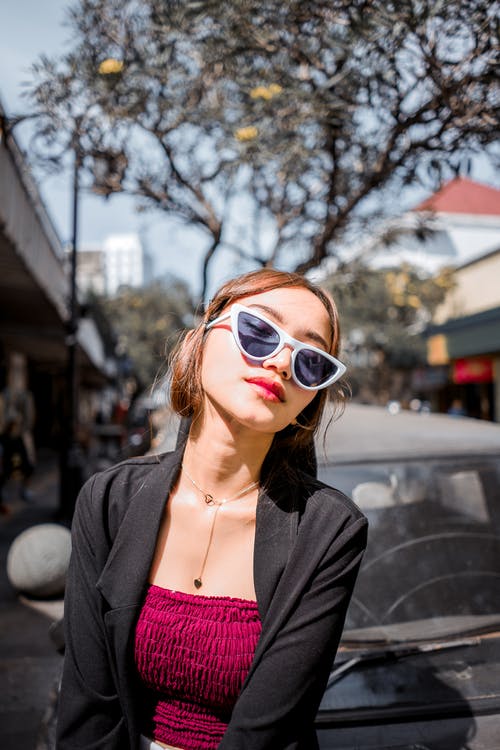 有关人, 垂直拍摄, 墨镜的免费素材图片