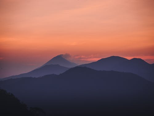 黎明时山的照片 · 免费素材图片