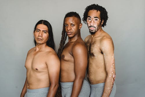 多种族的裸照同性恋男子在工作室 · 免费素材图片