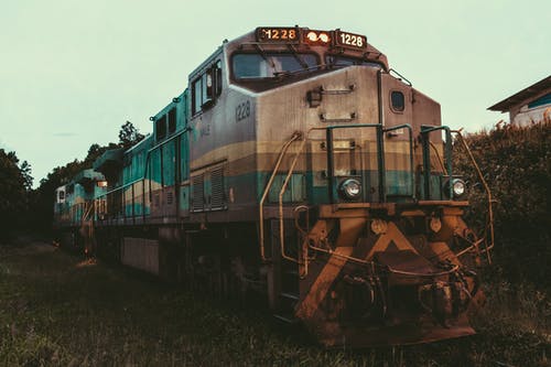 被遗弃的火车的照片 · 免费素材图片