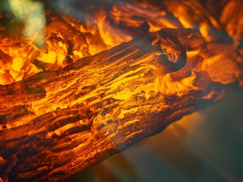木炭着火 · 免费素材图片