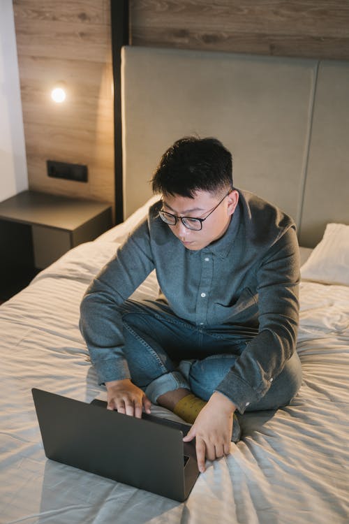 有关在家工作, 在线工作, 坐的免费素材图片