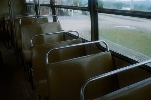 空公交车座椅的照片 · 免费素材图片