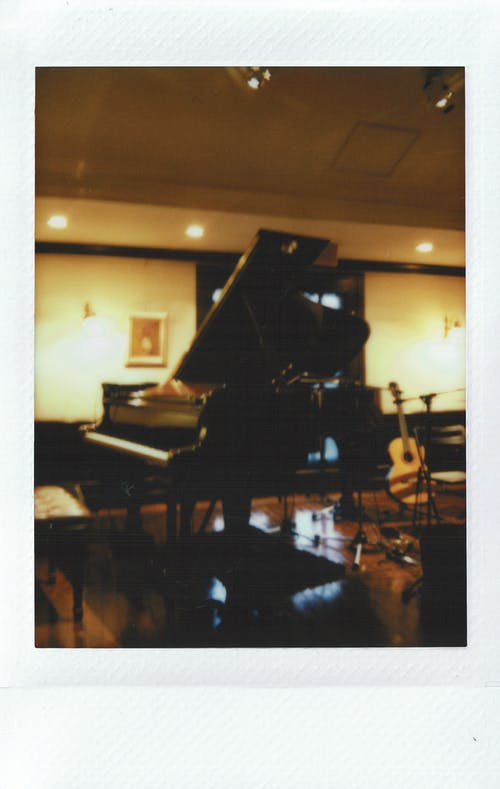 黑色三角钢琴的照片 · 免费素材图片