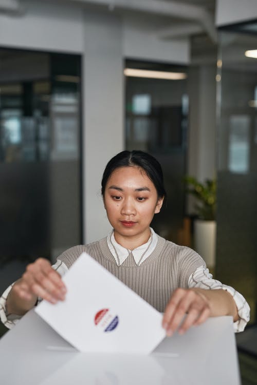 有关垂直拍摄, 手, 投票的免费素材图片