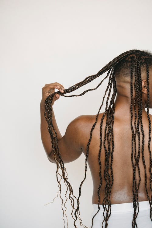 黑人非洲辫子光着膀子黑人 · 免费素材图片