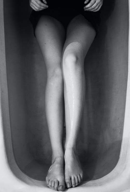 浴缸里的女人 · 免费素材图片