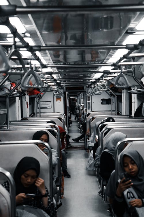火车内的照片 · 免费素材图片