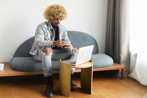 有关互联网, 人, 信用卡的免费素材图片