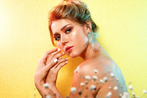 半裸女子肖像 · 免费素材图片