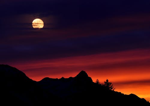 黑山满月 · 免费素材图片