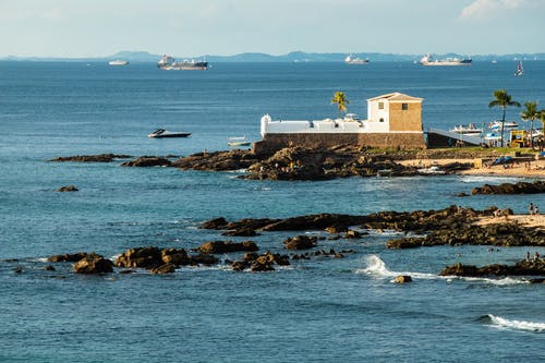 水体附近的休养所 · 免费素材图片